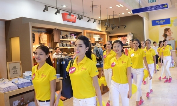 Cùng các người đẹp Hoa hậu Hoàn Vũ vui chơi tại Nha Trang